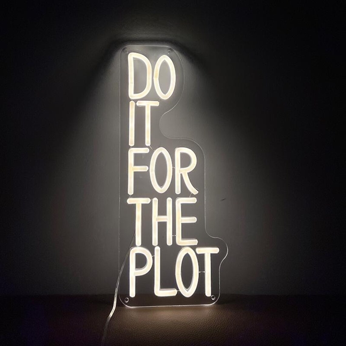 Do It For The Plot Neon Sign,M - Outdoor Lighting Quotes のレビューと価格